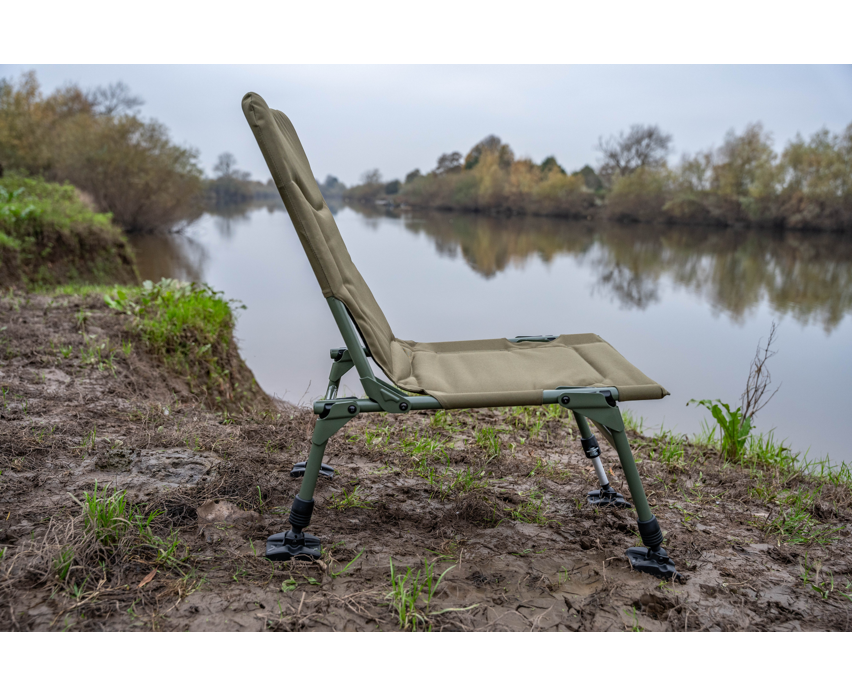 Classic specialist chair